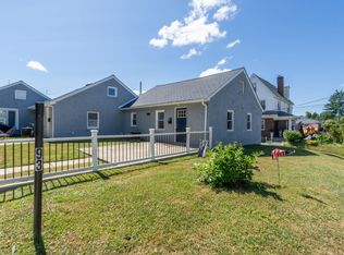 93 S Sproul Rd, Broomall, PA 19008