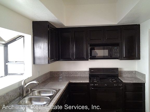 3rd image of 8753 Etiwanda Ave APT 01