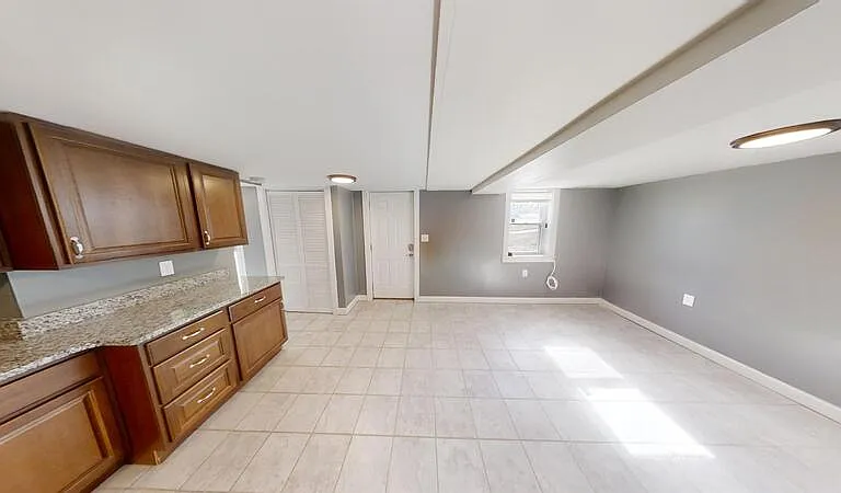 2 N Normal St #3 — Photo 5