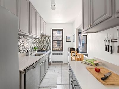 3636 Greystone Ave APT 5A, Bronx, NY, 10463