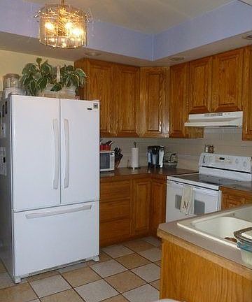 Eat-in Kitchen