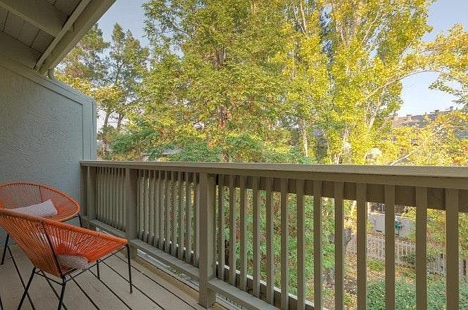 2nd image of 42 Tollridge Ct