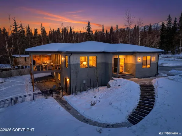 7509 Beacon Hill Dr, Anchorage, AK 99507