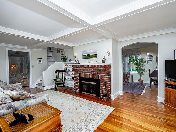 4th image of 123 Moreland St