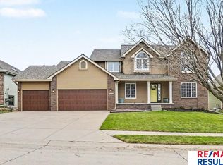 5913 S 166th St, Omaha, NE 68135