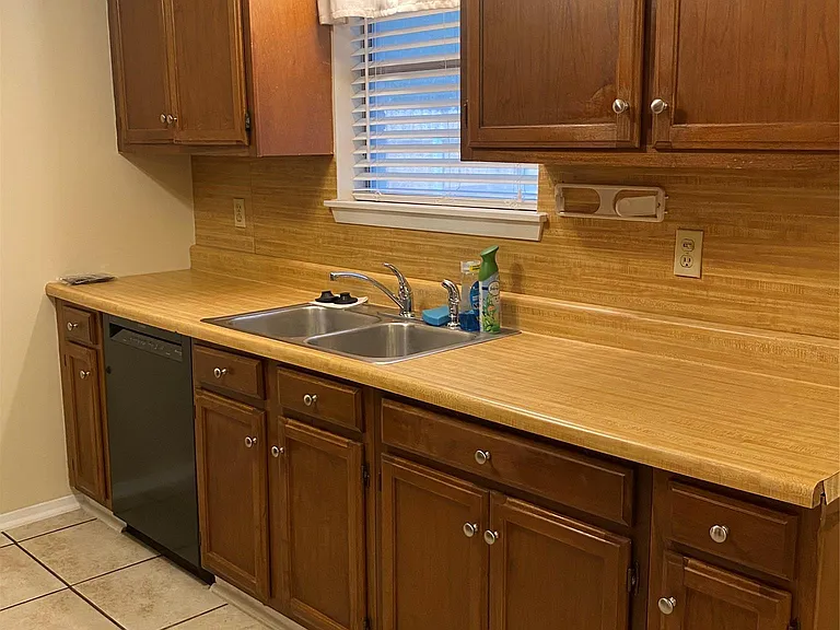 1806 Sierra Dr — Photo 3