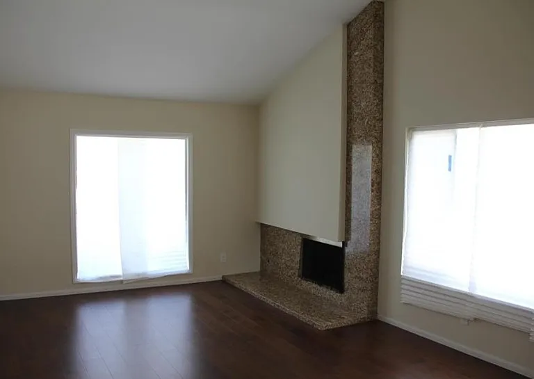 19423 Stefani Ave — Photo 2
