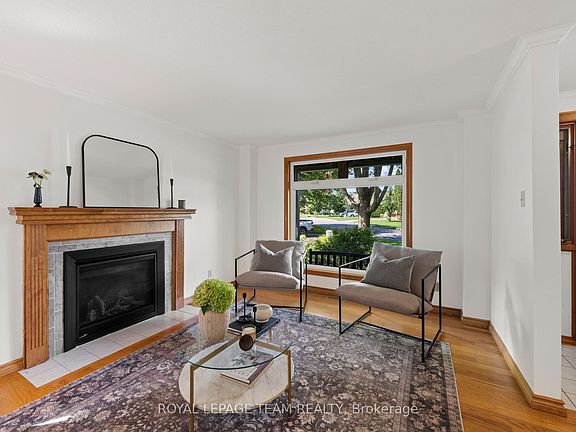 5th image of 240 Hoylake Cres
