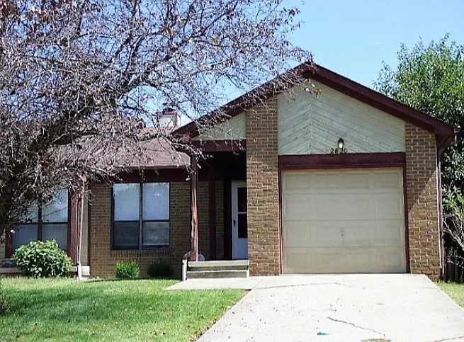 2820 Continental Dr — Photo 1