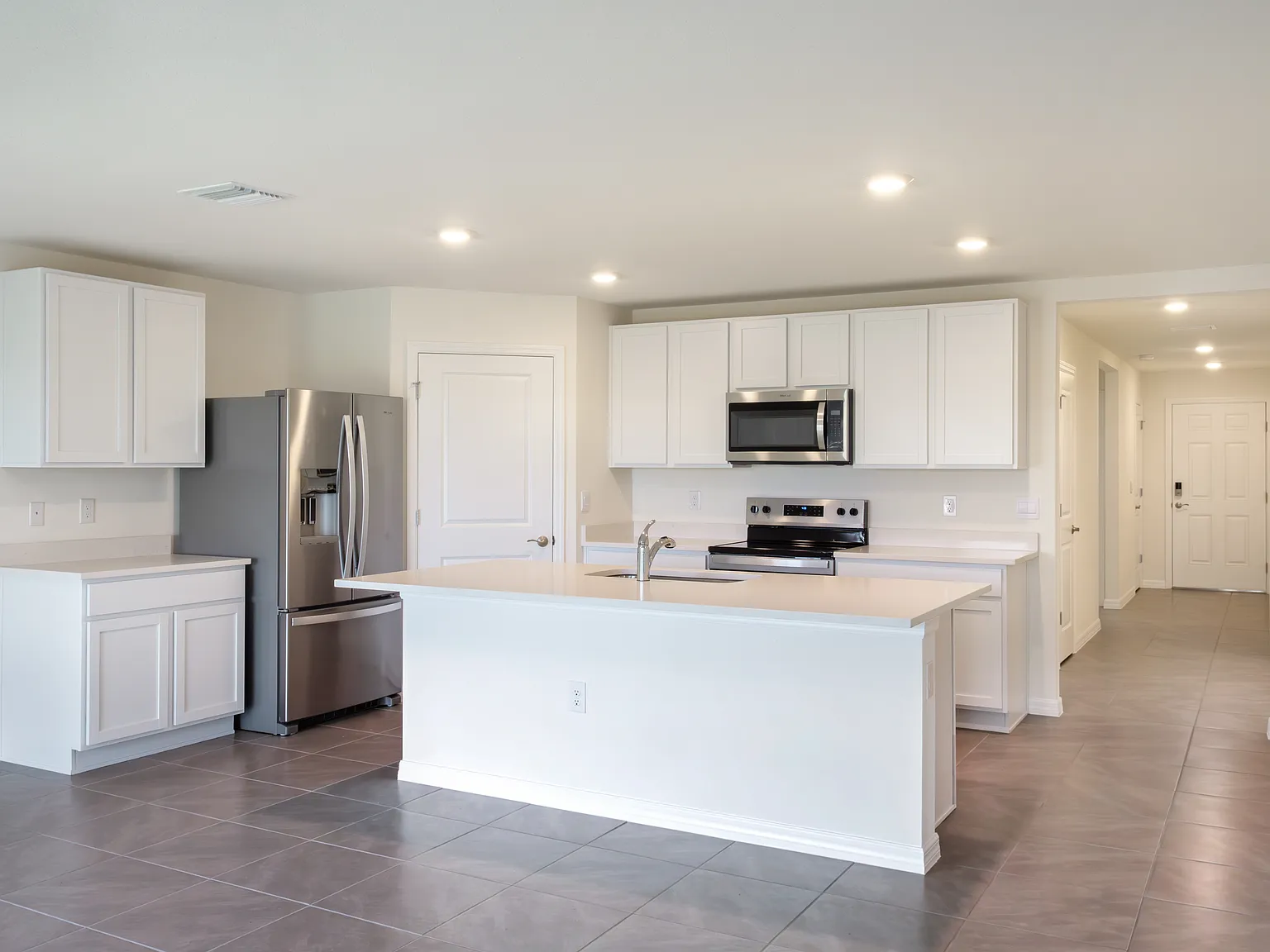 4 bed, 1828 sqft, $2,250 — Photo 2