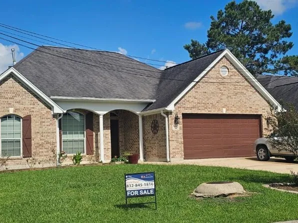 2125 Willowglen Dr, Beaumont, TX 77707