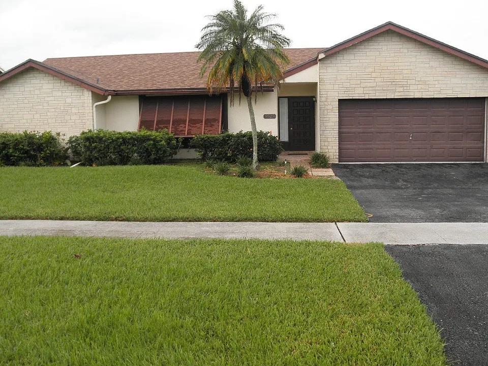 9525 Burlington Pl