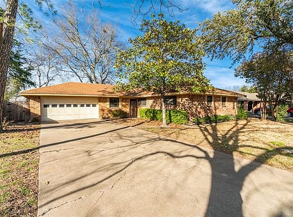 2nd image of 2510 Garden Dr