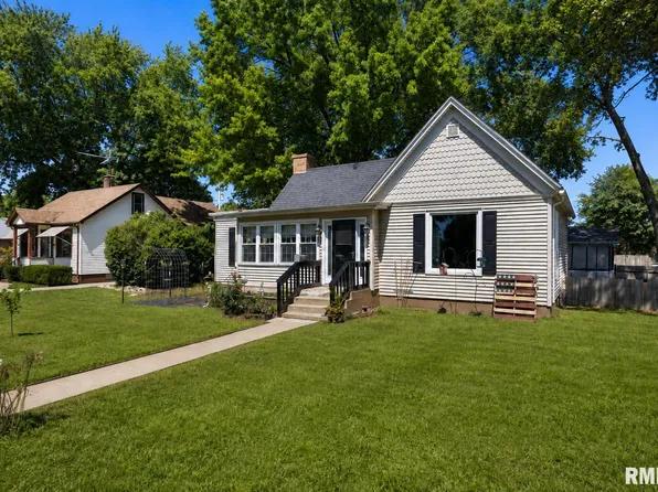 521 7th St, Lacon, IL 61540