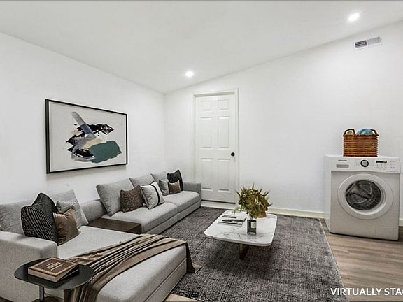 2nd image of 115 N Avenue T