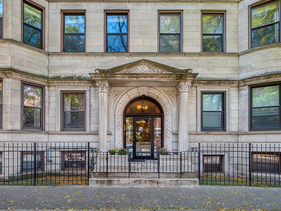 1st image of 3842 N Sheffield Ave #303