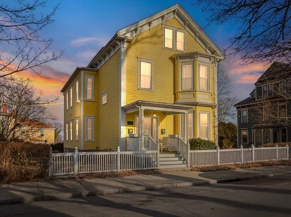 36 7th St, New Bedford, MA 02740