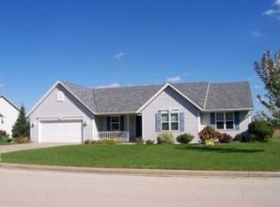 1224 Hillcrest Ln, Seymour, WI 54165