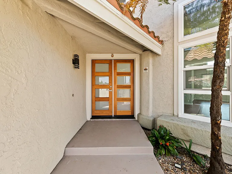 1068 Pacific Hill St — Photo 5
