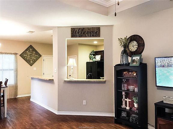 5th image of 4135 Whispering Creek Dr