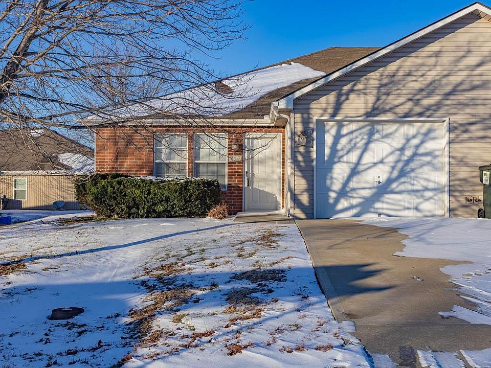 1st image of 117 SE Rock Garden Ln #A