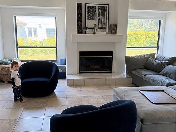 3rd image of 4931 Fallcrest Cir