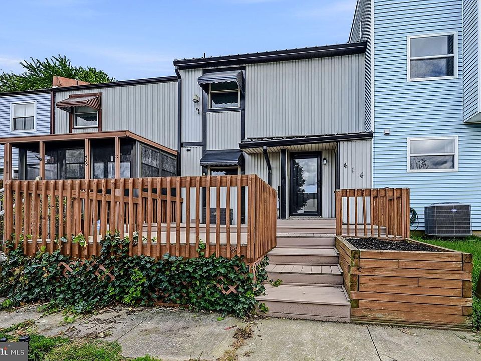 1st image of 414 Arnold Ct