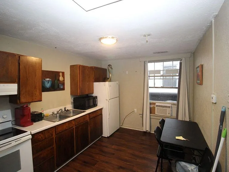 404 1/2 N Dewey St #20 — Photo 2