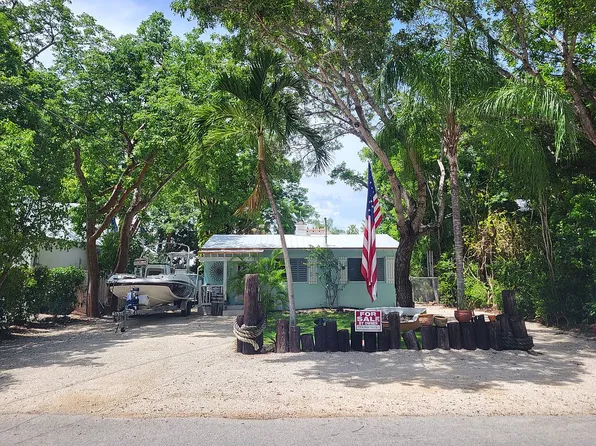 42 Coral Dr, Key Largo, FL 33037