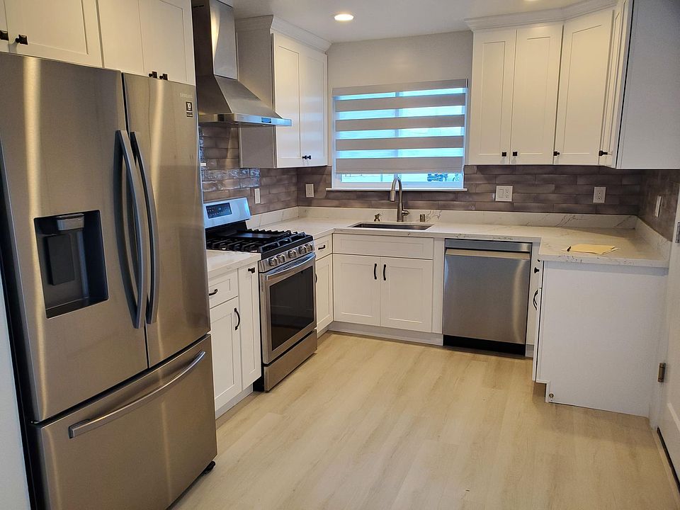 1st image of 5086 Castlewood Dr