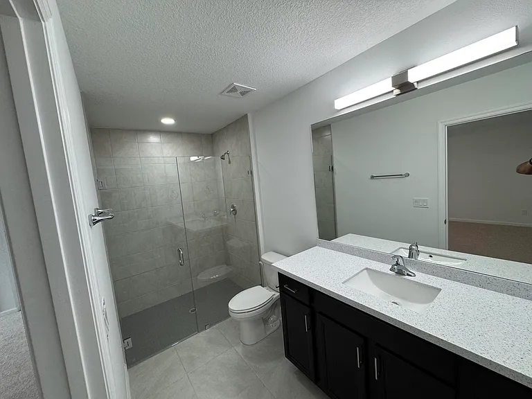 532 SW Buswell Ave — Photo 21