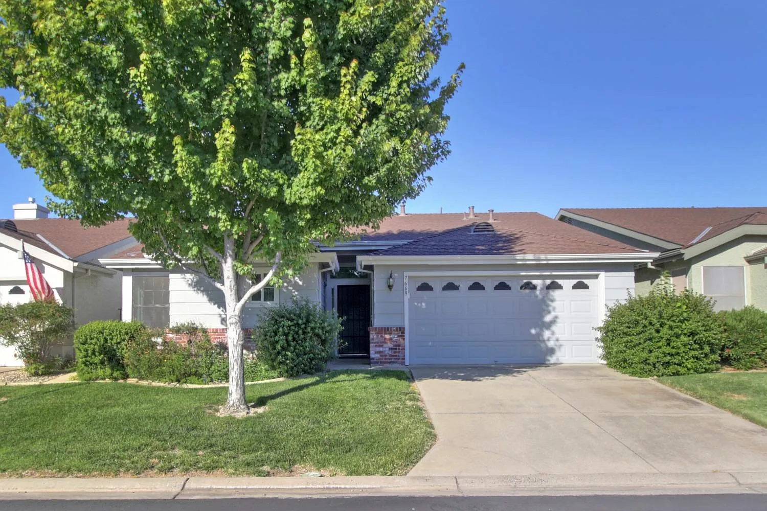 7669 Sundrift Ln photo 1