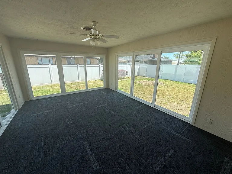 1208 Truman St — Photo 17