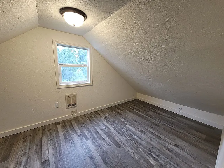 1395 Rainbow Dr — Photo 6