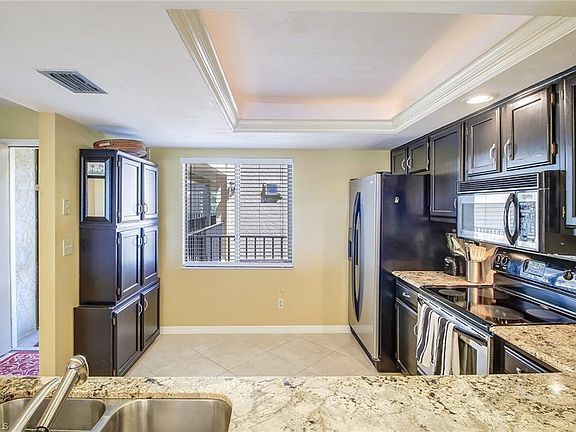 5th image of 5250 Fox Hollow Dr APT 521