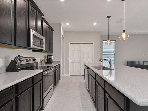2nd image of 4878 Knoll Ln