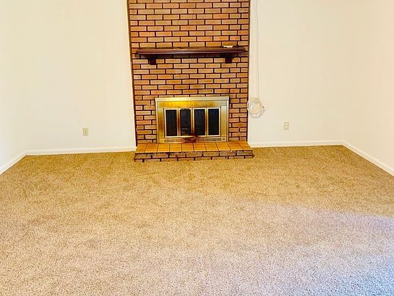 4th image of 5737 Darien Dr