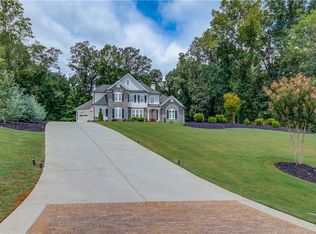 5392 Retreat Dr, Flowery Branch, GA 30542