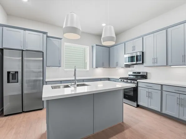 412 N Stiles St, Houston, TX 77011