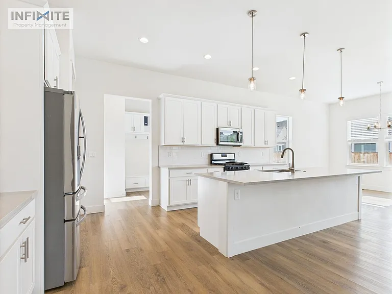 1611 Wyatt Earp Ct — Photo 25