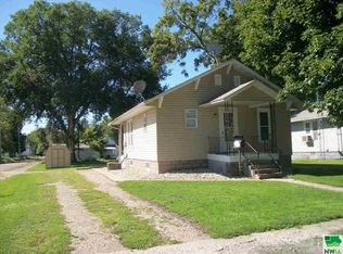121 Linn St, Cherokee, IA 51012