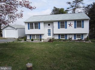 100 Sly Fox Ct, Bunker Hill, WV 25413