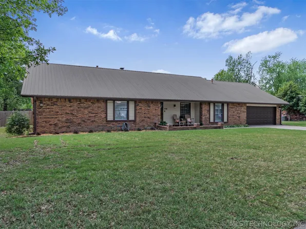336 SE 16th St, Pryor, OK 74361