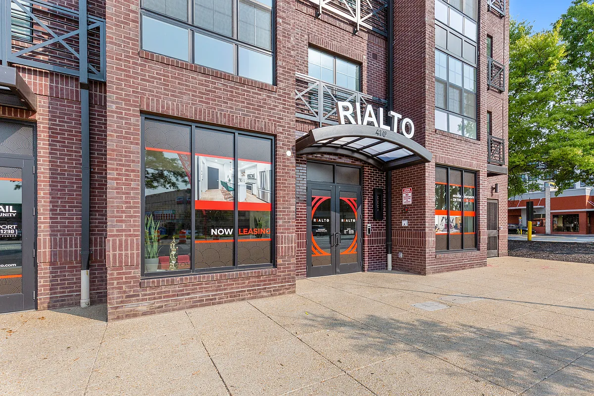Building Photo - Rialto