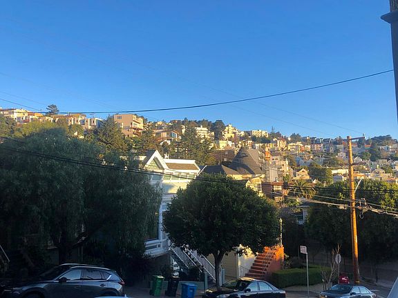 5th image of 325 Caselli Ave