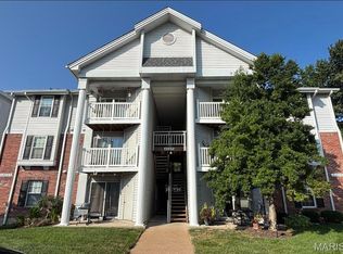 4325 Arrow Tree Dr APT E, Saint Louis, MO 63128