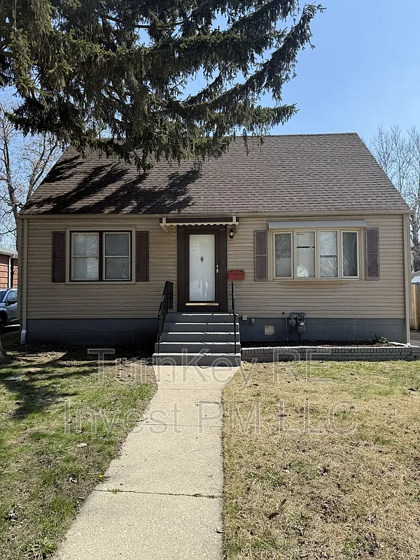 4 bed, 2.0 bath, 1700 sqft, $2,495 — Photo 1