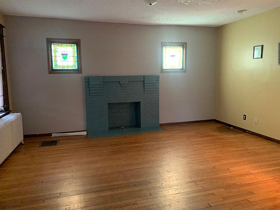 2nd image of 1699 Selby Ave