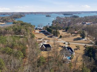 9069 Fairview Church Rd, Seneca, SC 29672