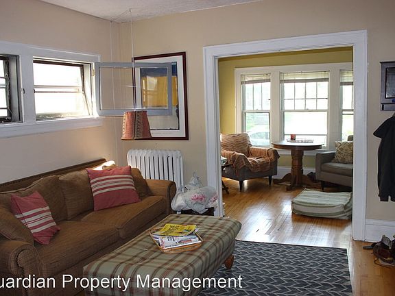 3rd image of 3133 Fremont Ave S APT 2